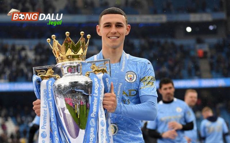 Tài năng đầy hứa hẹn của Phil Foden